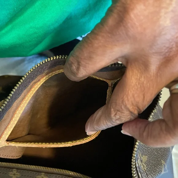 Louis Vuitton Speedy 40 - Picture 7 of 8